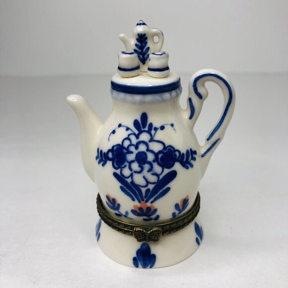 Delft Blue Hand Painted Holland Teapot Shaped Trinket Box Butterfly Clasp Gift - Picture 3 of 7